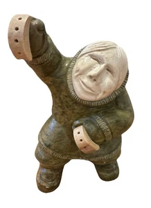 Vintage Inuit Eskimo Soapstone Signed Carving Figurine - Picture 1 of 15