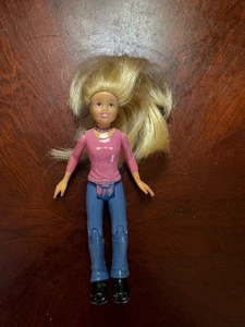 Fisher Price Loving Family blonde Puppe! Guter Zustand! Ansehen! - Bild 1 von 2