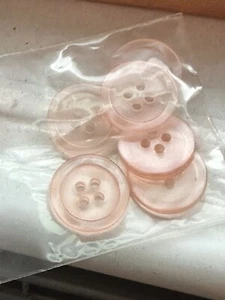 6 Beautiful Pale Pink 3/4” Buttons. Good For Making Dresses & Blouses Or Crafts. - Picture 1 of 4