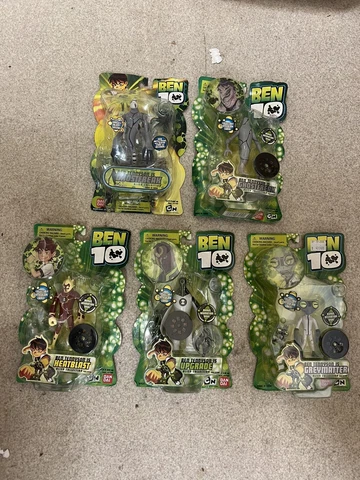 Ben 10 Lot Bandai 2006 (damaged read description & look at pictures) Cover