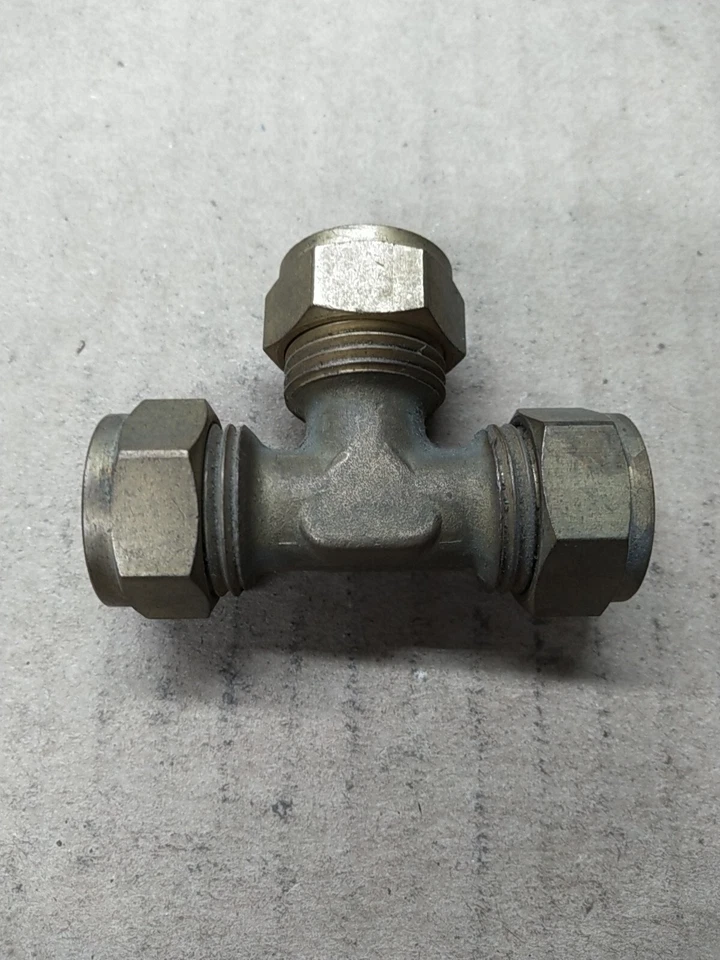 364-08-08-08 Brass Compression Tube Union Tee Fitting for 1/2" OD Tube - Image 1 of 1