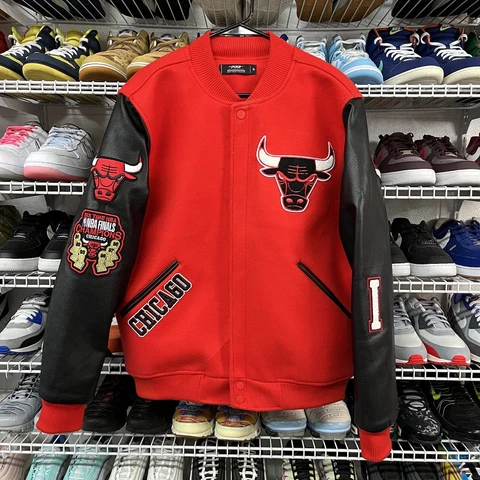 100% Authentic Pro Standard Chicago Bulls Varsity Wool Leather Jacket Size XL Cover