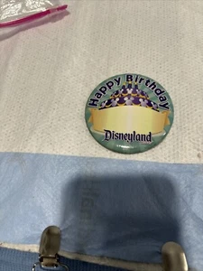 Vintage Happy Birthday Disney pin. Super Rare Collectible. - Picture 1 of 2