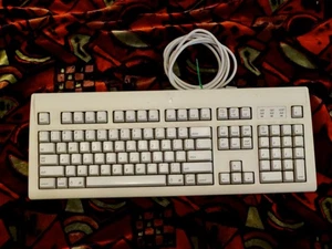 Apple AppleDesign ADB Wired Keyboard - Picture 1 of 3