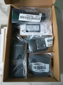 Motorola XT460 8 Channel Radio With Single Charger Brand New - Afbeelding 1 van 4