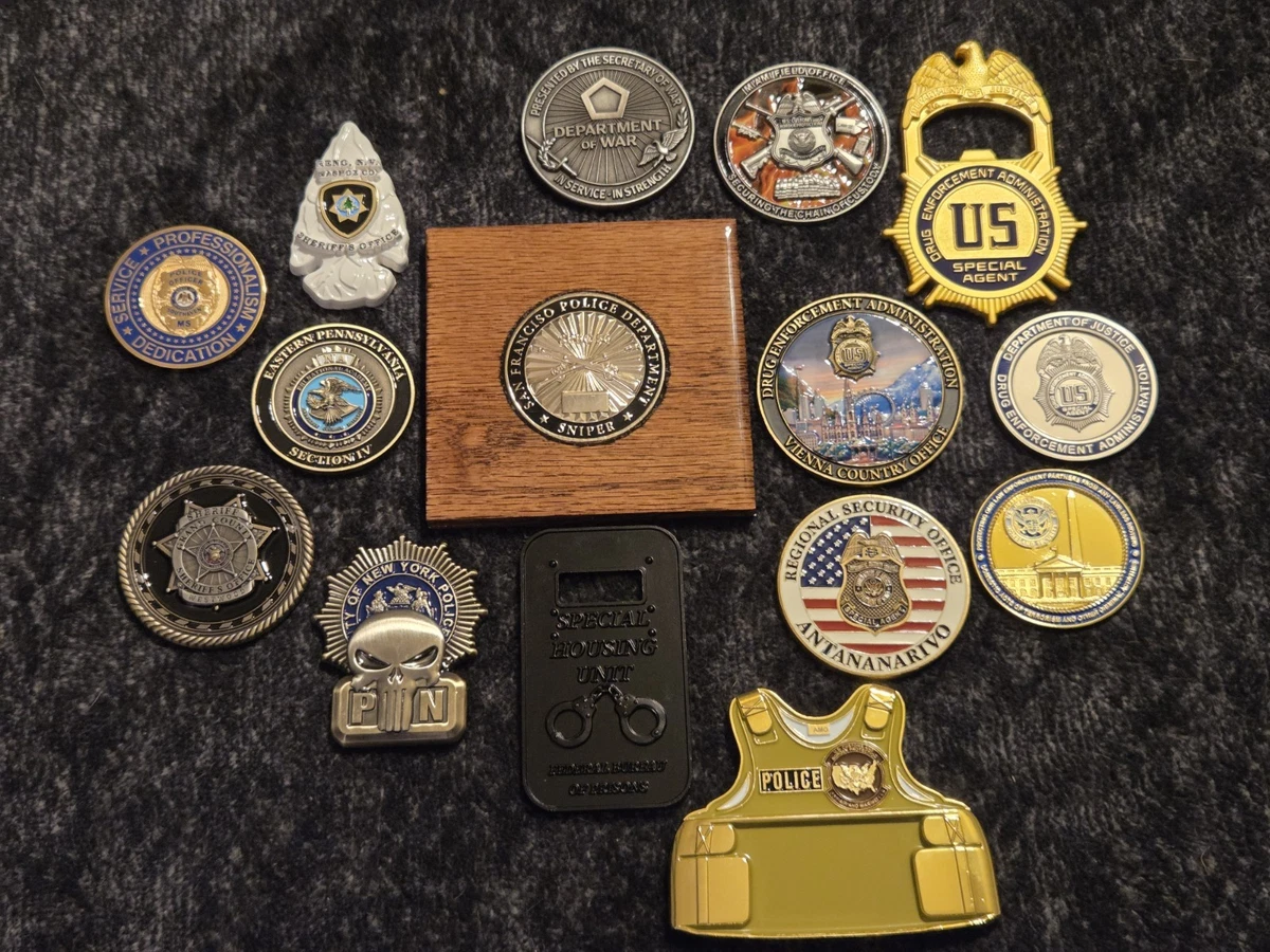 Polizei Challenge Coin – Offizielle Abschlussmünze Für Polizeiakademie-Graduierungen. Aus Zinklegierung Mit Goldprägung, 40 Mm Durchmesser. Ein Bleibendes Andenken An Den Dienstbeginn.