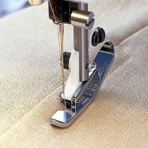 Pie con cremallera estrecha #4125657-45 para máquina de coser Husqvarna Viking - Imagen 1 de 4