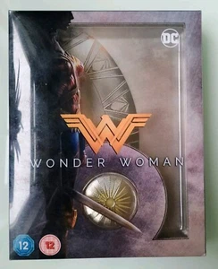 Titans Of Cult: Wonder Woman 4K Ultra HD (2017) Steelbook (2020) Poster + Pin - Picture 1 of 11