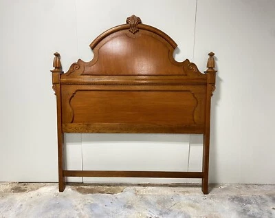 Cabecero Queen Lexington Furniture Victorian Sampler Collection Foto 1 de 4