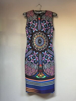 Vestido Clover Canyon para mujer sin mangas ceñido al cuerpo con cremallera trasera vidrieras multicolor Foto 1 de 4