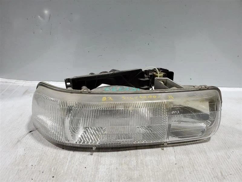 Faro pasajero Chevrolet 98-05 compatible con Blazer S10/Jimmy S15 MPN: 16526218 Foto 1 de 4