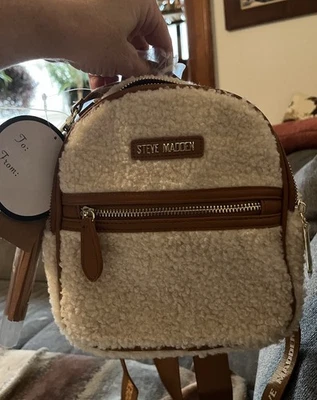 Bolso Mochila Steve Madden Mini Sherpa Crema y Marrón Nuevo con Etiquetas, Cremallera Dorada, Logo, Borla Foto 1 de 4