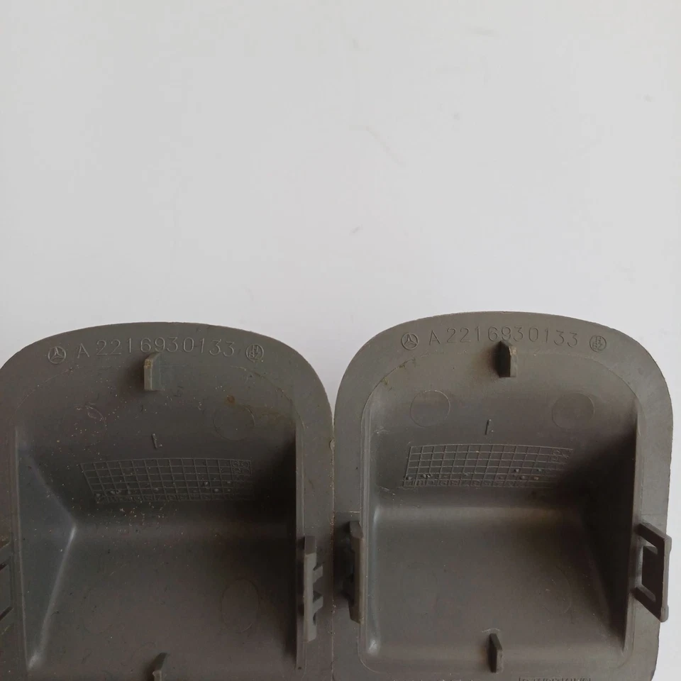 2007-2013 Mercedes-Benz CL550 Rear Child Seat Isofix Anchor Cover A2216930133 - Image 1 of 4