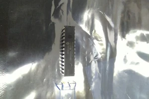 MICROCHIP PIC18LF24k22-I/SP 8 Bit Microcontroller, Flash, 40 MHz, 16k UK Stock - Picture 1 of 1