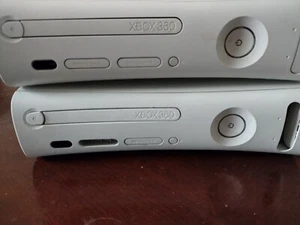 xbox 360 Console 2  Broken - Picture 1 of 2
