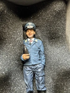 Thomas Gunn Miniatures Luftwaffe Pilot Drinking 003A - Picture 1 of 5