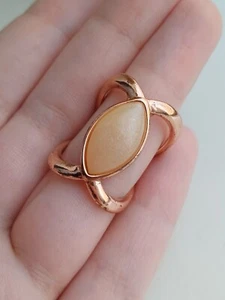 Beautiful Statement Gold Metal & Cream Gem Modern Design Ring Size M 1/2 - Picture 1 of 7