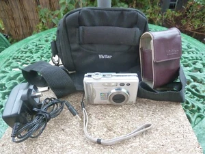 Vivitar Digital Camera Vivicam 8300s 8.1MP Silver G/W/Order + Bag case & Charger - Picture 1 of 19