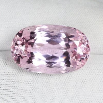31.45 ct SIZZLING LUSTROUS NICE PEACH PINK NATURAL KUNZITE   See Vdo 5909 AC - Image 1 of 2