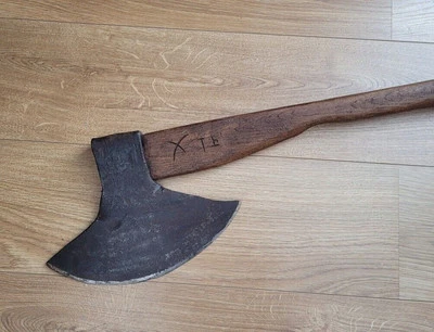 Art populaire/outils anciens - Superbe hache au manche très long - Photo 1/4