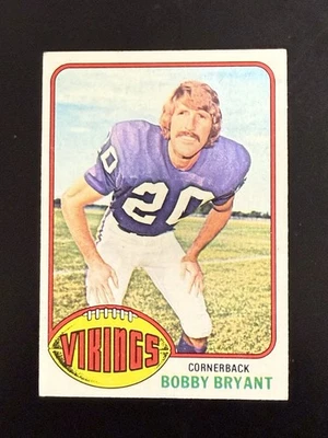 1976 Topps - Bobby Bryant #11 Minnesota Vikings - Image 1 of 2