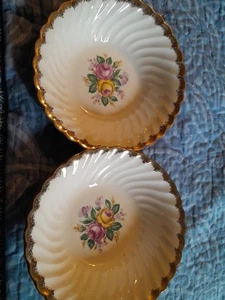 Par de cuencos de cereal/postre Royal China con adornos de oro de 22 K Quban Royal repuesto - Imagen 1 de 6