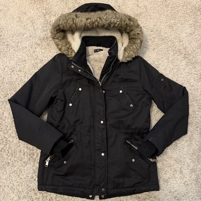 Chaqueta de invierno F&F con cremallera completa para mujer talla 4 ribete de piel sintética capucha negra LS Foto 1 de 4
