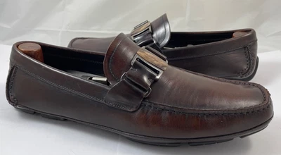Ferragamo Talla 8 D Detalle Placa Cuero Conducción Mocasines Zapatos Marrón Rg $750 Foto 1 de 4