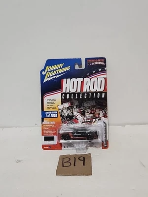 Johnny Lightning 2017 Muscle Cars EE. UU. Diecast negro y rojo 2005 Ford Mustang GT Foto 1 de 4