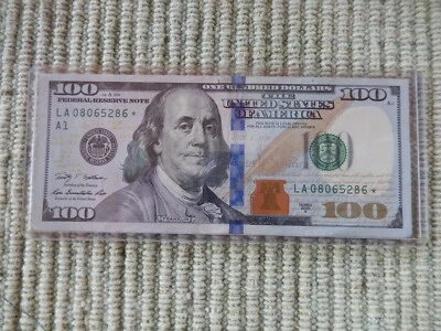 2009 A  $100 DOLLAR BILL - UNC. STAR NOTE - LOW SERIES - Image 1 of 4