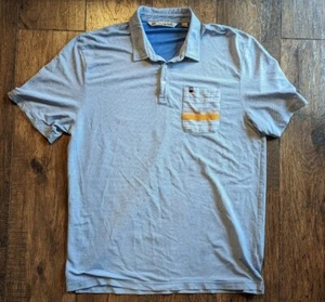 Camisa Polo Travis Mathew Para Hombre XL Atlética Azul Manga Corta con Bolsillo y Logo - Imagen 1 de 19