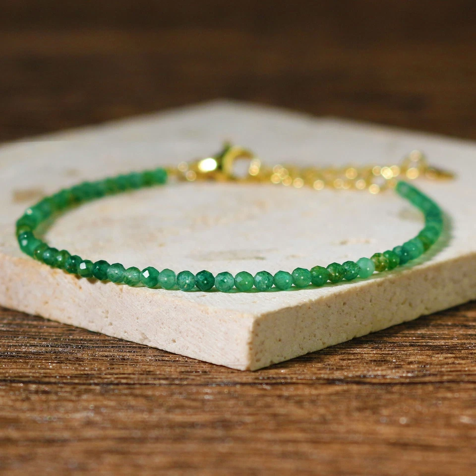 Delicado brazalete minimalista de reiki curativo con cuentas de piedras preciosas esmeralda verde para mujer Foto 1 de 2