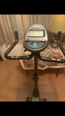 Bicicleta estática vertical Vision Fitness E1400 Foto 1 de 4