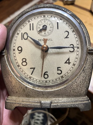 Vintage Ingraham Sentinel Model SA14 Aluminum Desk Clock 1940s Sometimes Works Cover