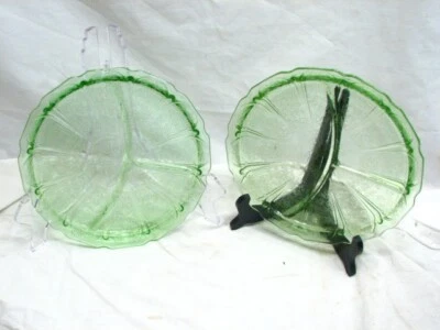 Plato de cena parrilla dividida de vidrio de depresión verde flor de cerezo Pr Jeannette 9" Foto 1 de 4