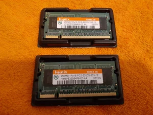 2 - Hynix 256MB memory cards - Picture 1 of 3