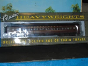 WALTHERS HO SCALE #932-10104 HEAVY WEIGHT PAIRED WINDOW COACH  PENNSYLVANIA - Picture 1 of 4