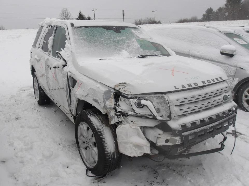Used Front Center Interior Rear View Mirror fits: 2013 Land rover Lr2 automatic - Image 1 of 4
