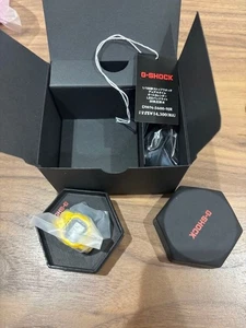 Orologio CASIO G-SHOCK Nano DWN-5600-9JR Anello SERIE 5600 Giallo Unisex - Foto 1 di 11