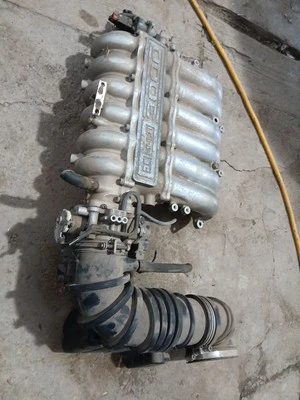 Dodge Stealth Rt 1995 admisión con carrocería de acelerador Foto 1 de 3