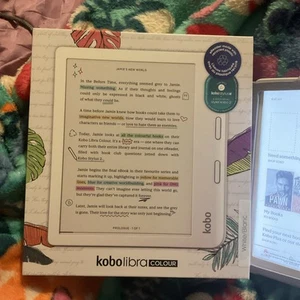 Kobo Libra Colour eReader 7" Glare-Free Colour E Ink - White (Open Box) - Picture 1 of 3