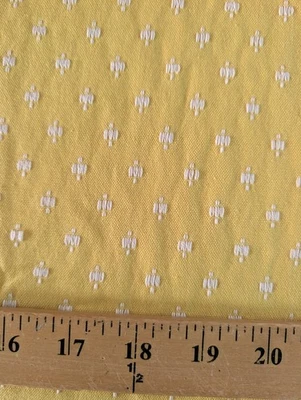 Schumacher Barlow marfil sobre tela amarilla 3 yardas  Foto 1 de 3