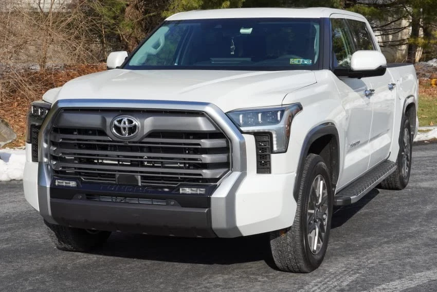 Romik 51728418 Running Board for Toyota Tundra - Image 1 of 1