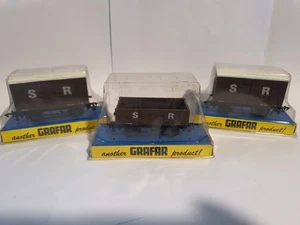Graham Farish OO gauge SR wagons X3 original packaging but opened used - Picture 1 of 8
