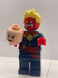 Lego Super Heroes Captain Marvel rote Schärpe sh226 76049 Avenjet Weltraummission - Bild 1 von 5