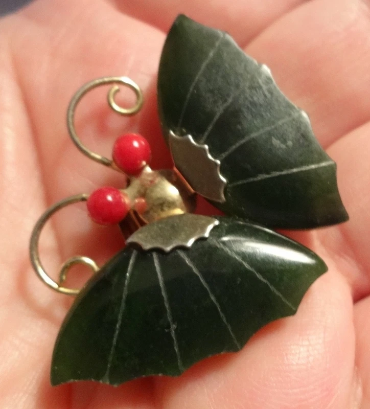 Винтажная китайская зеленая нефритовая нефритовая брошь бабочка с красным коралловым глазом на золотой булавке - Изображение 1 из 2