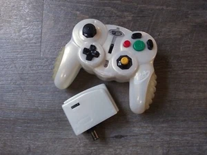 Mad Catz / GameStop GameCube Wireless Controller  [Please Read Description] - Picture 1 of 5