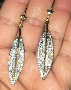 Earing - Picture 1 of 2