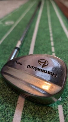 Cuña de lanzamiento Wilson Golf armonizada PW eje de acero de 50° grados derecha 35,25"  Foto 1 de 4