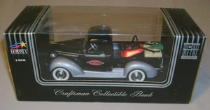 Liberty Classic 948646 1:32 Craftsman Classic Pickup Truck mit Schubkarrenbank - Bild 1 von 1